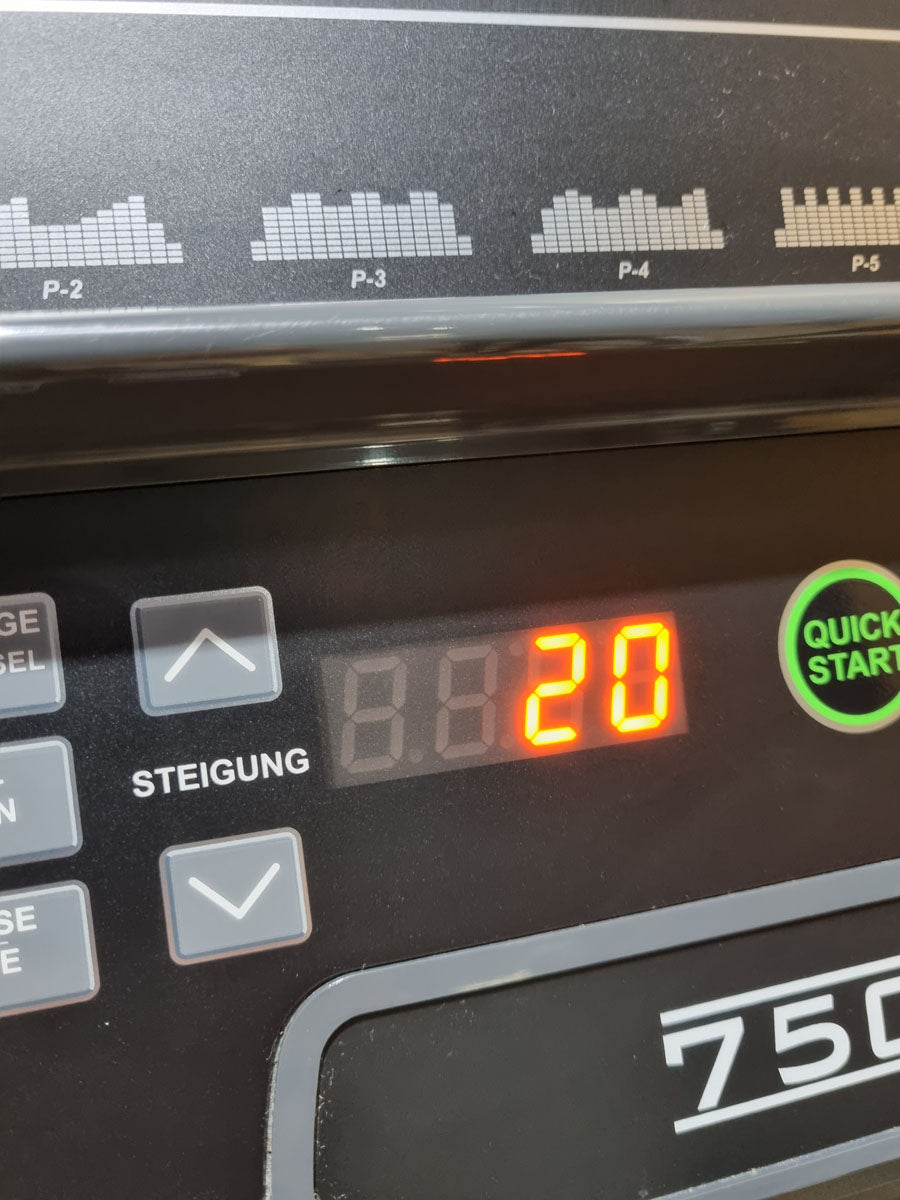 Cybex Arc Trainer 750 AT cross trainer, frame color silver, used - refurbished condition