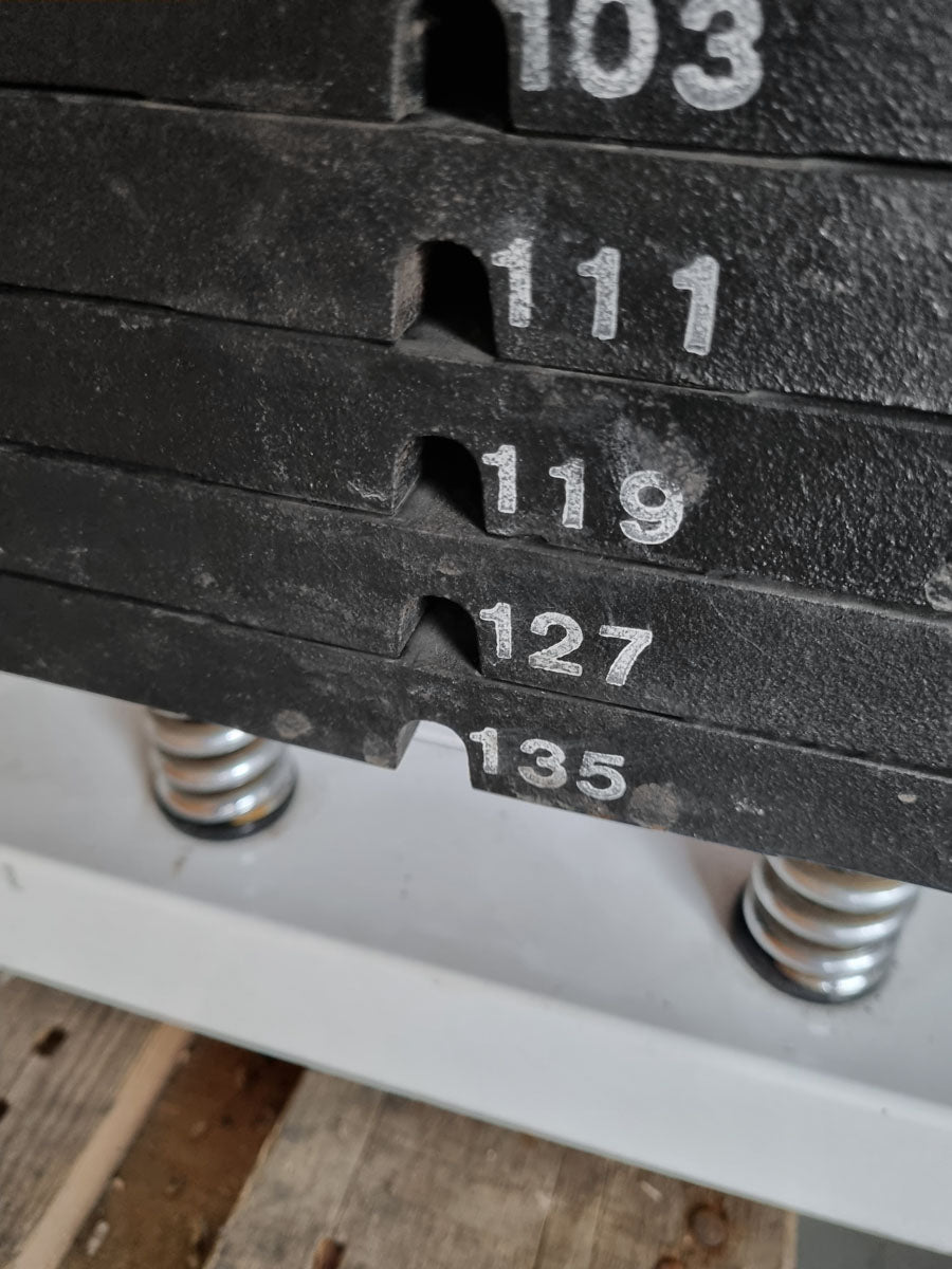 Gym80 Rückenstreckermaschine, Hyperextension, verstellbar, Rahmenfarbe Weiß, Polsterfarbe Blau, gebraucht - überholter Zustand