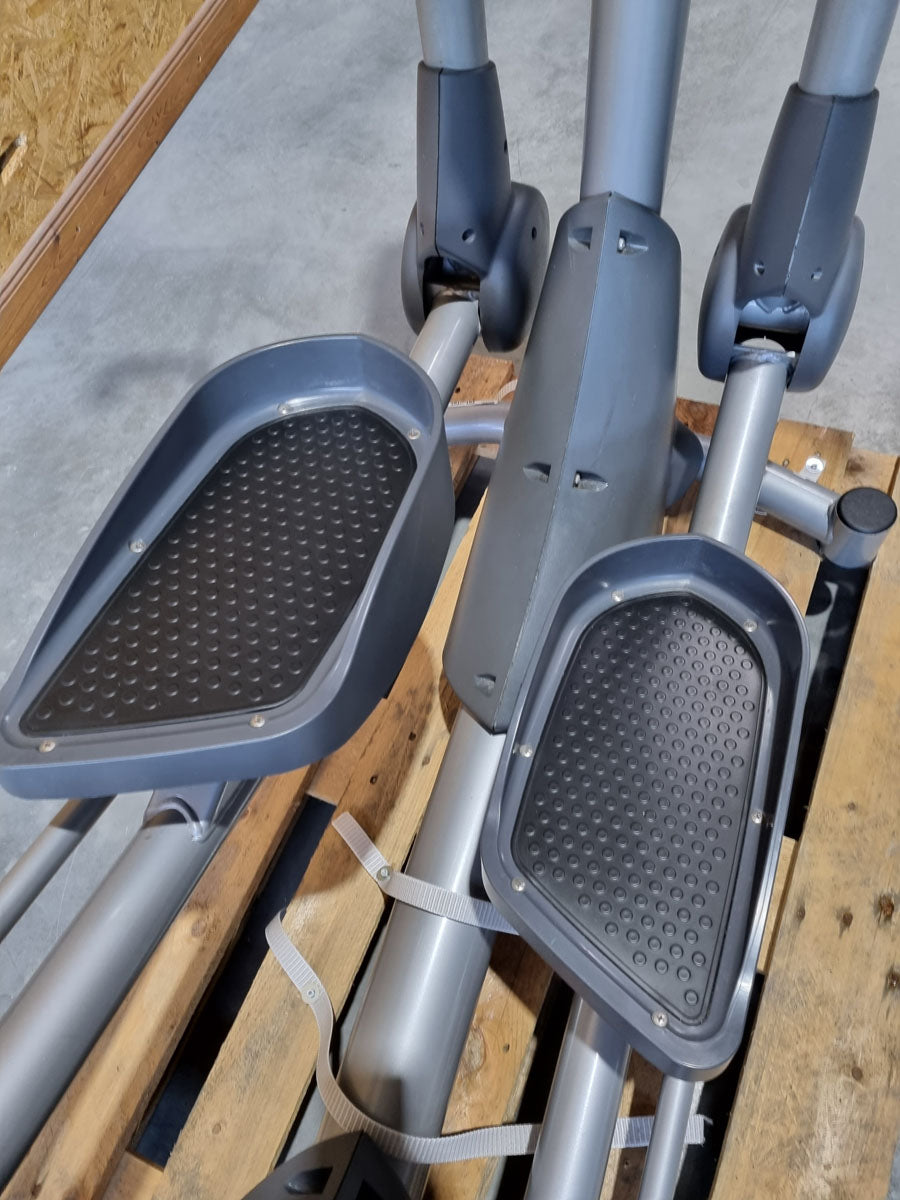 Nautilus E10 Crosstrainer Ellipsentrainer, Touch Display, gebraucht - überholter Zustand