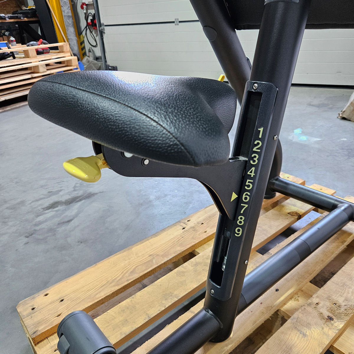 TechnoGym Scottcurl Bank, Scott bench, Bizeps Trainingsbank, Farbe Schwarz, Polster Schwarz, gebraucht - geprüfter Zustand