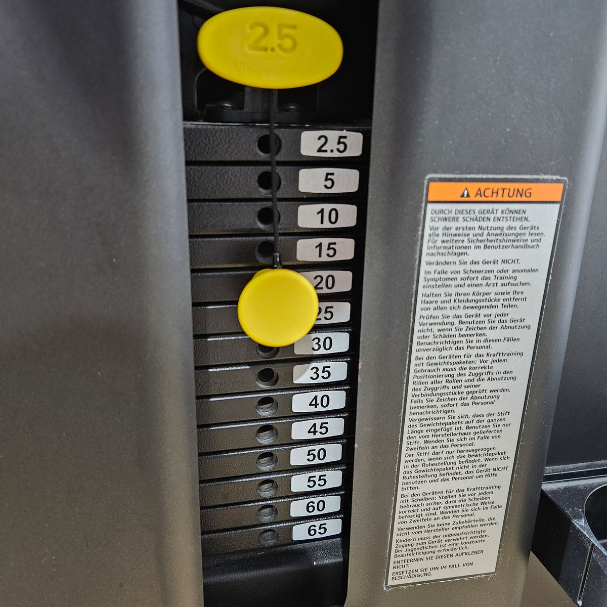Technogym Selection Pro Reverse Fly, Butterfly Reverse, Rear Delt, Farbe Schwarz, gebraucht, überholter Zustand