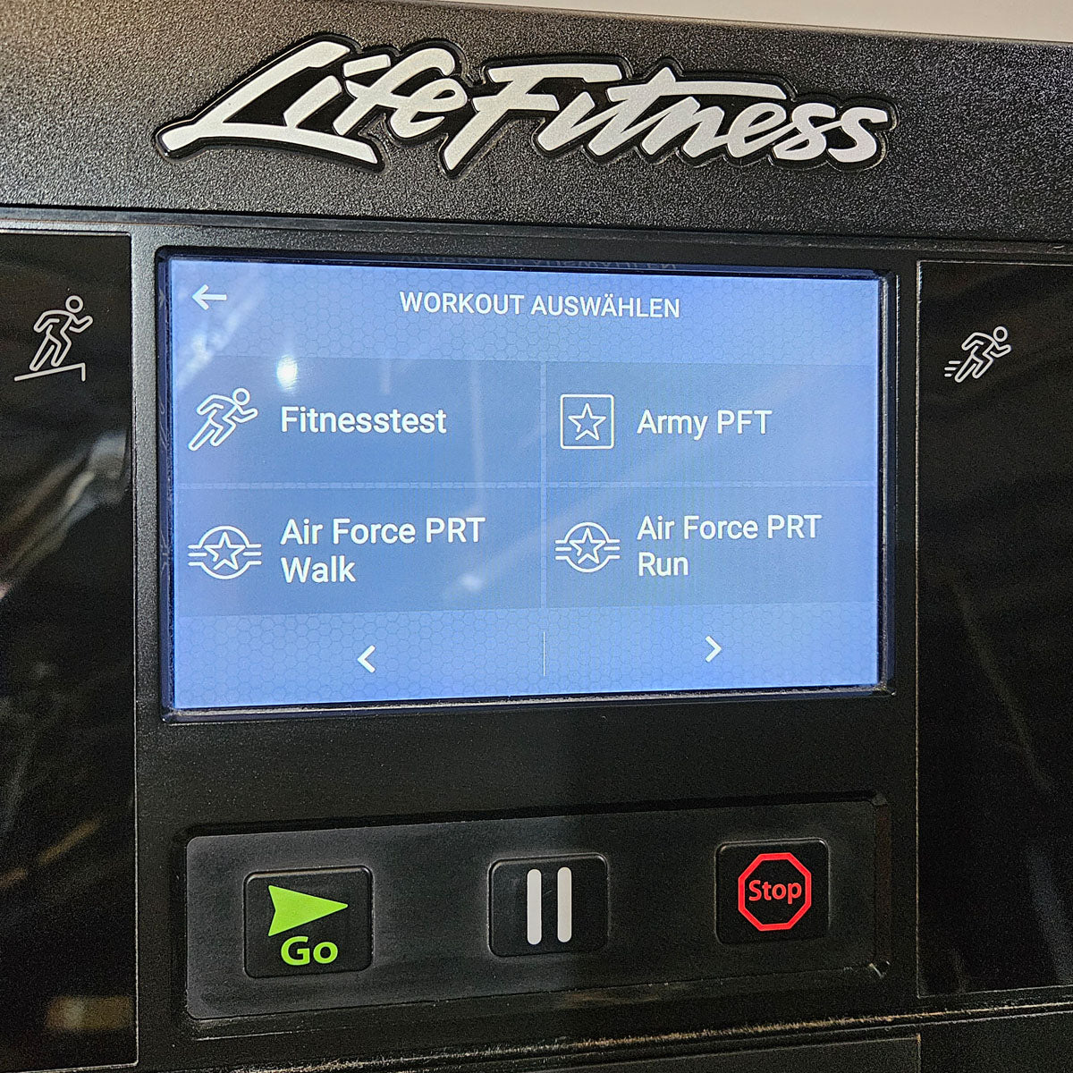 Cardio equipment set 8 pieces from Life Fitness, Integrity X, new models, 2 treadmills, 2 cross trainers, 2 ergometers and 2 recumbents etc., used - refurbished condition