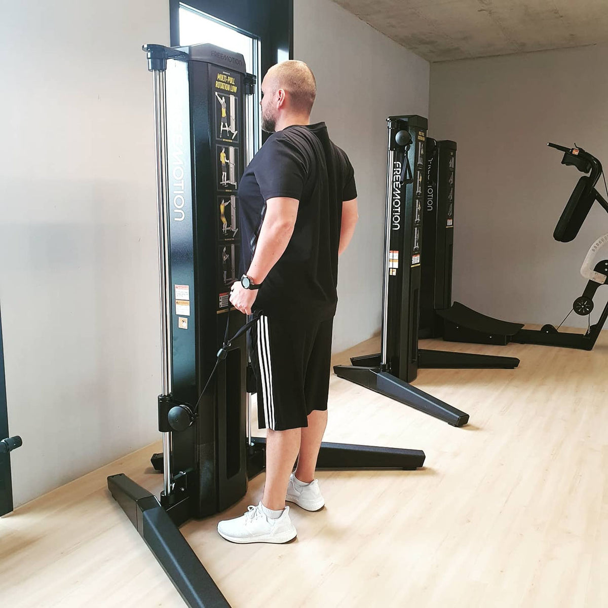 Freemotion Genesis Kraftgeräte Set, 10 Bilaterale Kabelzug Fitnessgeräte, Baujahr 2019 und 2020 - auch als Zirkel nutzbar, Made in USA - gebraucht - Neuwertiger Zustand