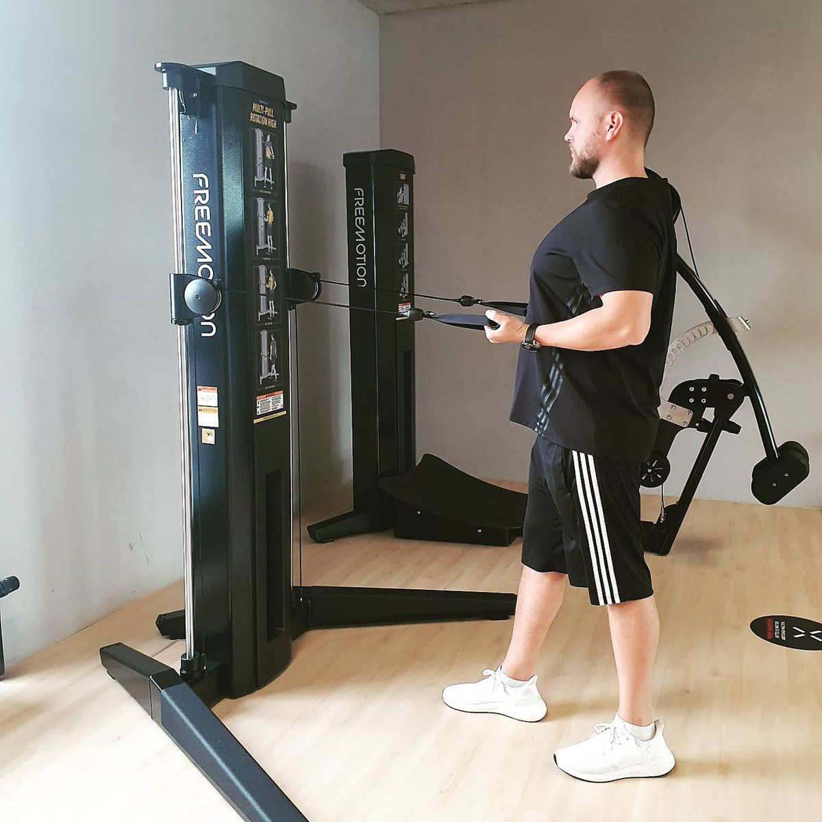 Freemotion Genesis Kraftgeräte Set, 10 Bilaterale Kabelzug Fitnessgeräte, Baujahr 2019 und 2020 - auch als Zirkel nutzbar, Made in USA - gebraucht - Neuwertiger Zustand
