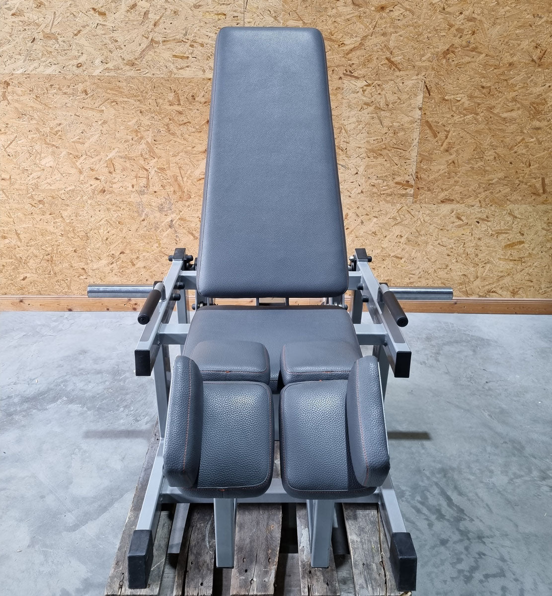 Plate loaded Set, 11 Kraftgeräte, Hammer Strength Nachbau, gebraucht - geprüfter Zustand