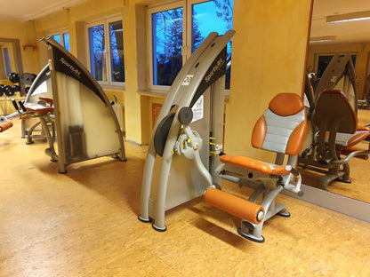 SportsArt strength training equipment - 20 strength training machines in a set, Status Series, used, refurbished