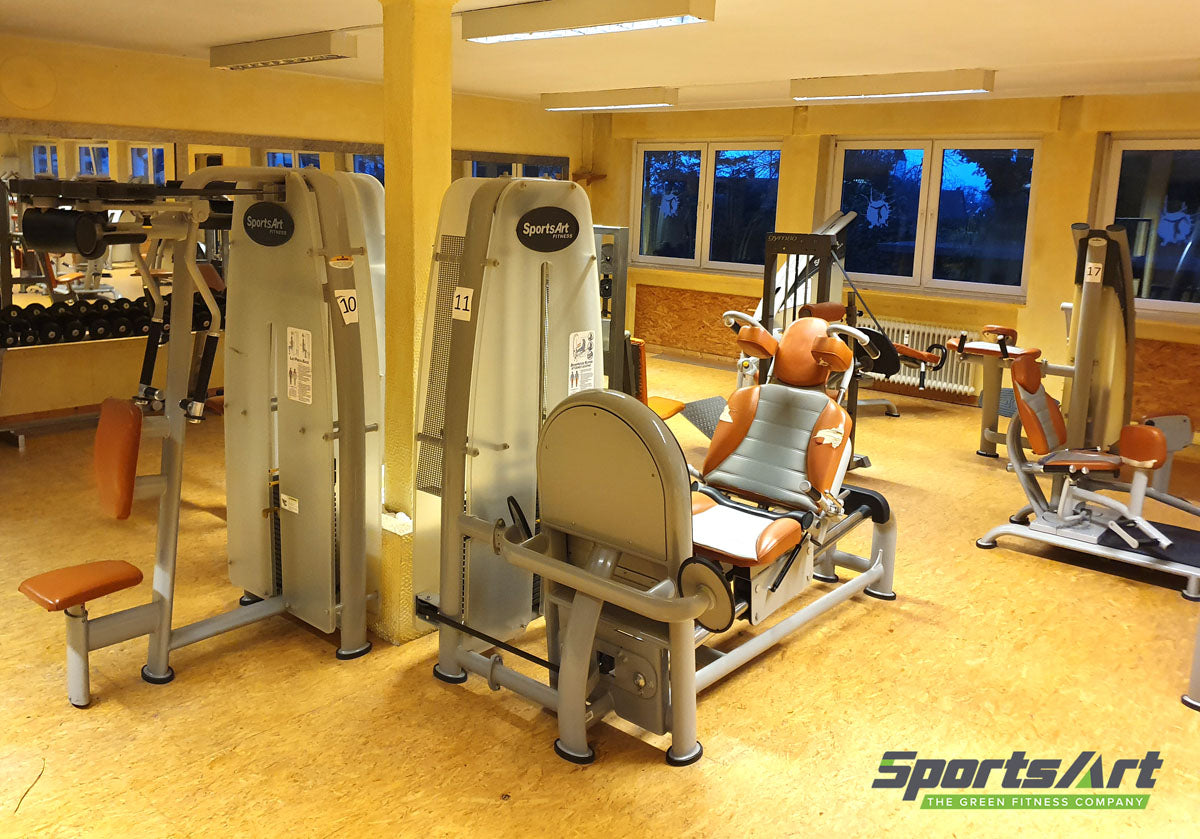 SportsArt strength training equipment - 20 strength training machines in a set, Status Series, used, refurbished