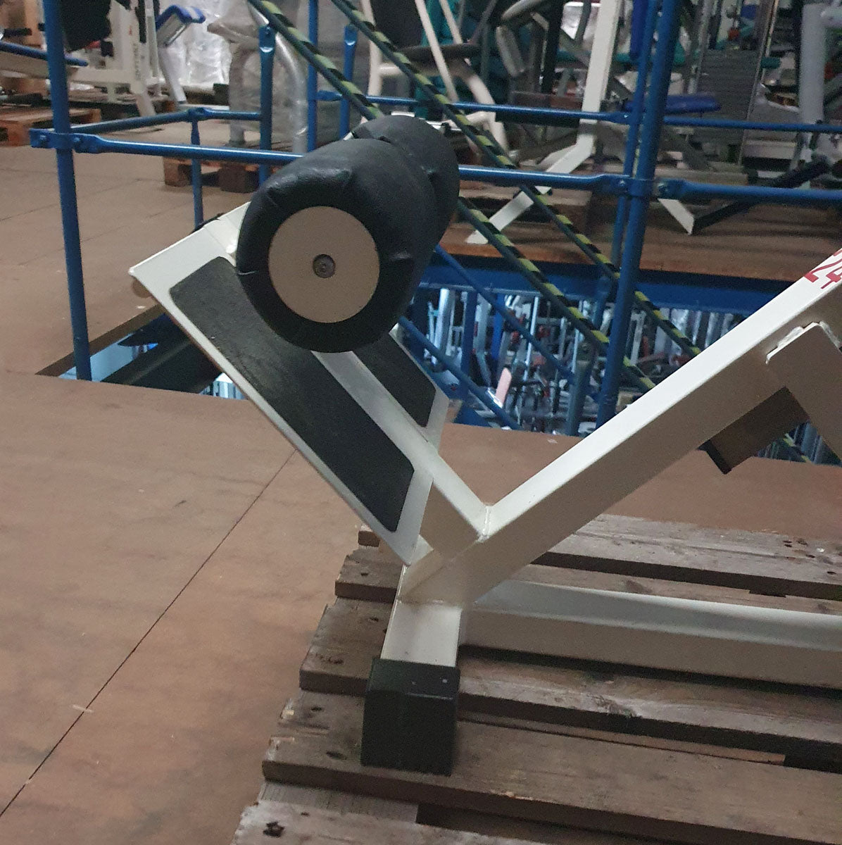 Back extension bench, hyperextension 45 degrees, frame white, upholstery black, used - refurbished condition