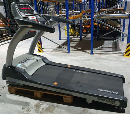 SportsArt Laufband, T652 Commercial Treadmill, Rahmen Silber-Schwarz, gebraucht - überholter Zustand
