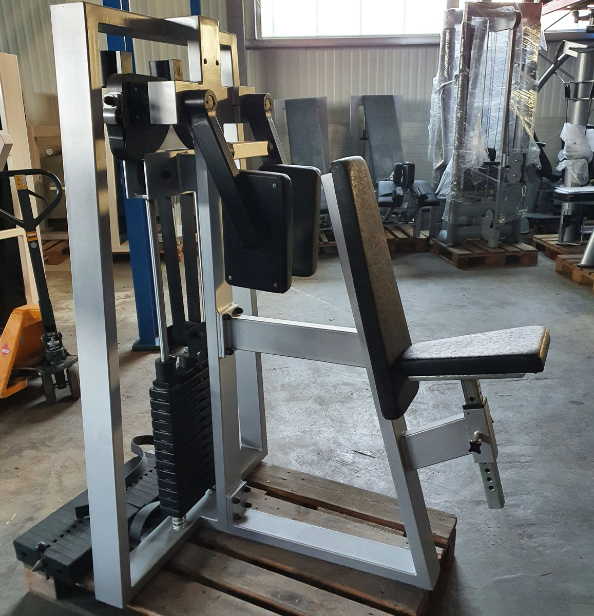Seithebemaschine, Schultermaschine, Lateral Raise, Polster Schwarz, gebraucht