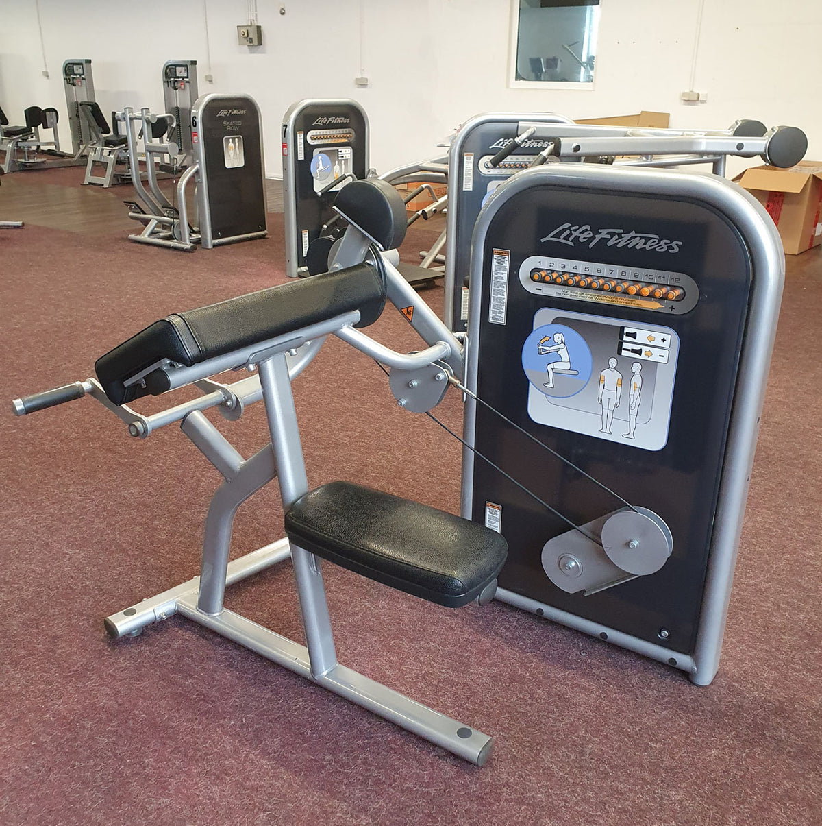 Life Fitness Circuit Series equipment circuit, 10 strength training machines in a set, used - refurbished condition