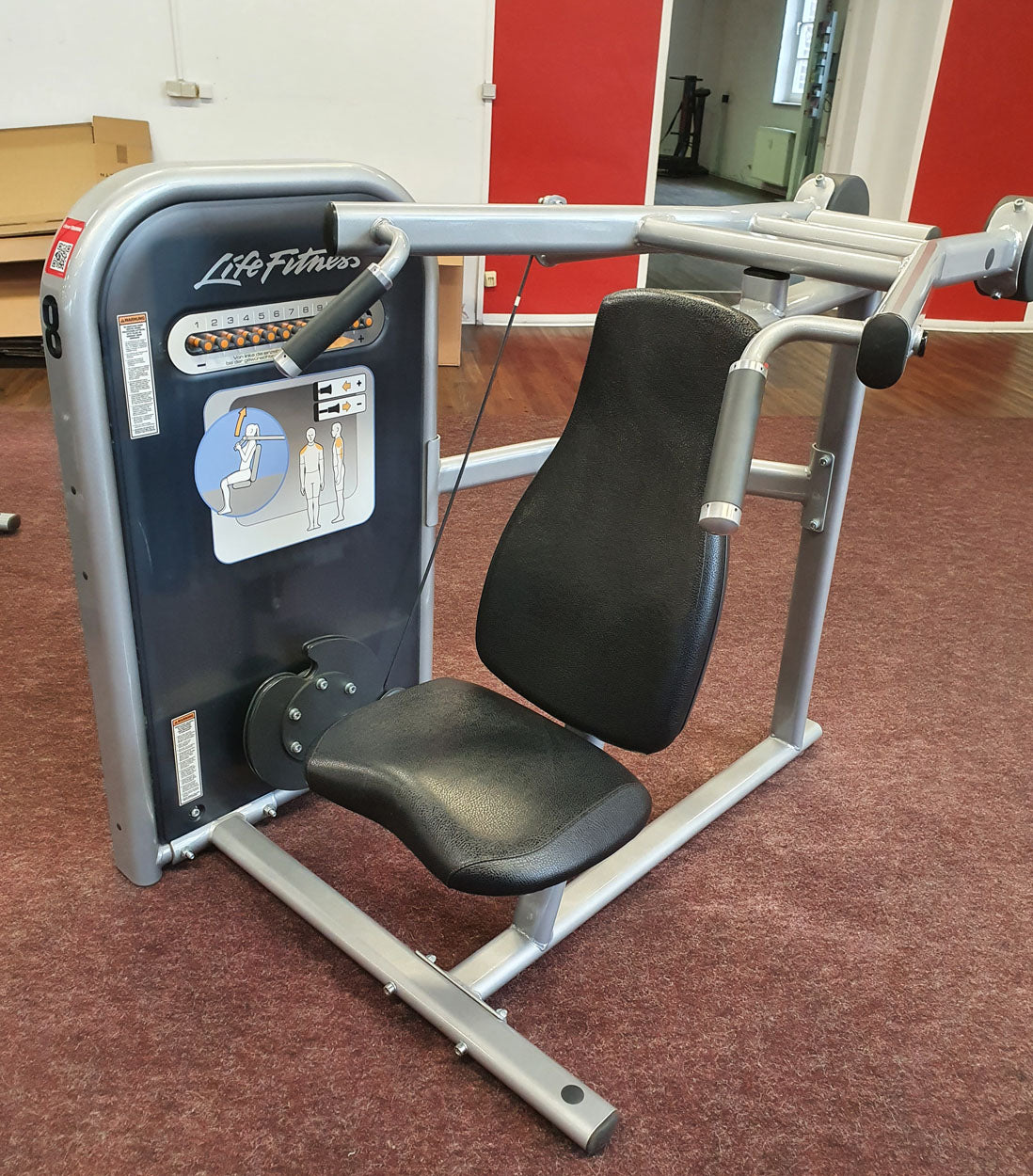 Life Fitness Circuit Series equipment circuit, 10 strength training machines in a set, used - refurbished condition