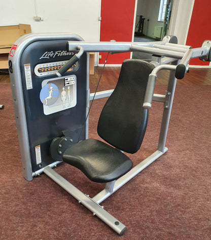 Life Fitness Circuit Series equipment circuit, 10 strength training machines in a set, used - refurbished condition