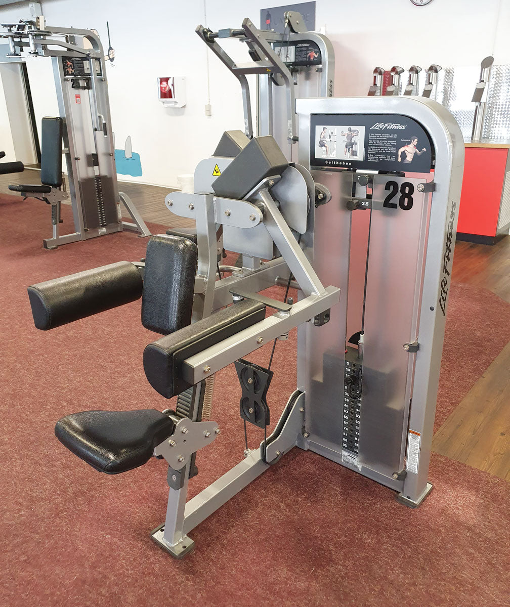 Life Fitness Pro2 and Hammer Strength - 15 strength training machines in a set, silver frame, used - refurbished condition