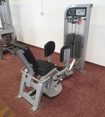 Life Fitness Pro2 and Hammer Strength - 15 strength training machines in a set, silver frame, used - refurbished condition