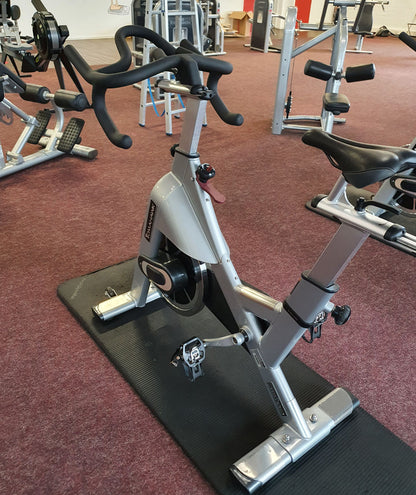 Tomahawk Indoor Cycle Bike S-Serie, Silber, gebraucht - geprüfter Zustand