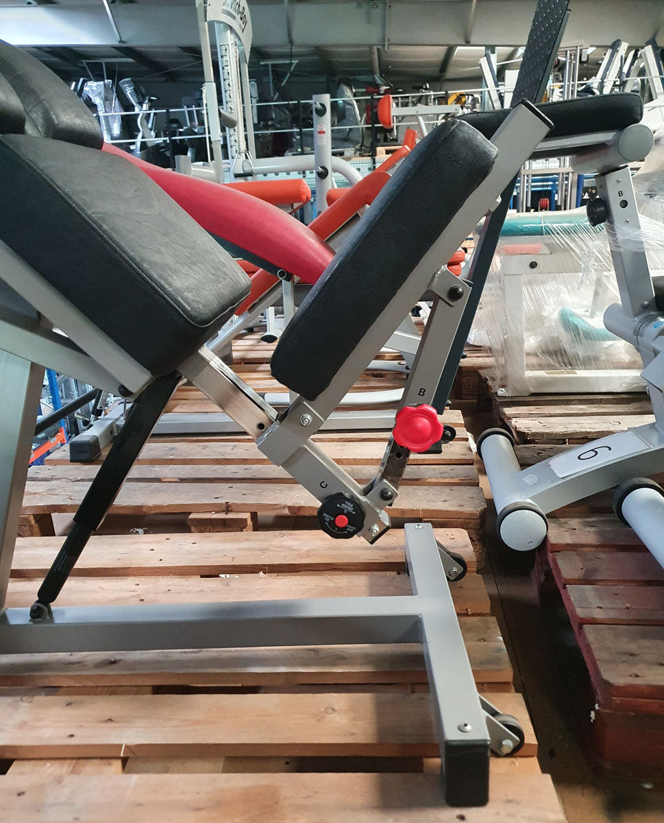 Norsk/ Sanimed Rückenstreckerbank, 45 Grad, Hyperextension, verstellbar, Rahmenfarbe Grau/Silber, Polsterfarbe Schwarz, gebraucht - überholter Zustand