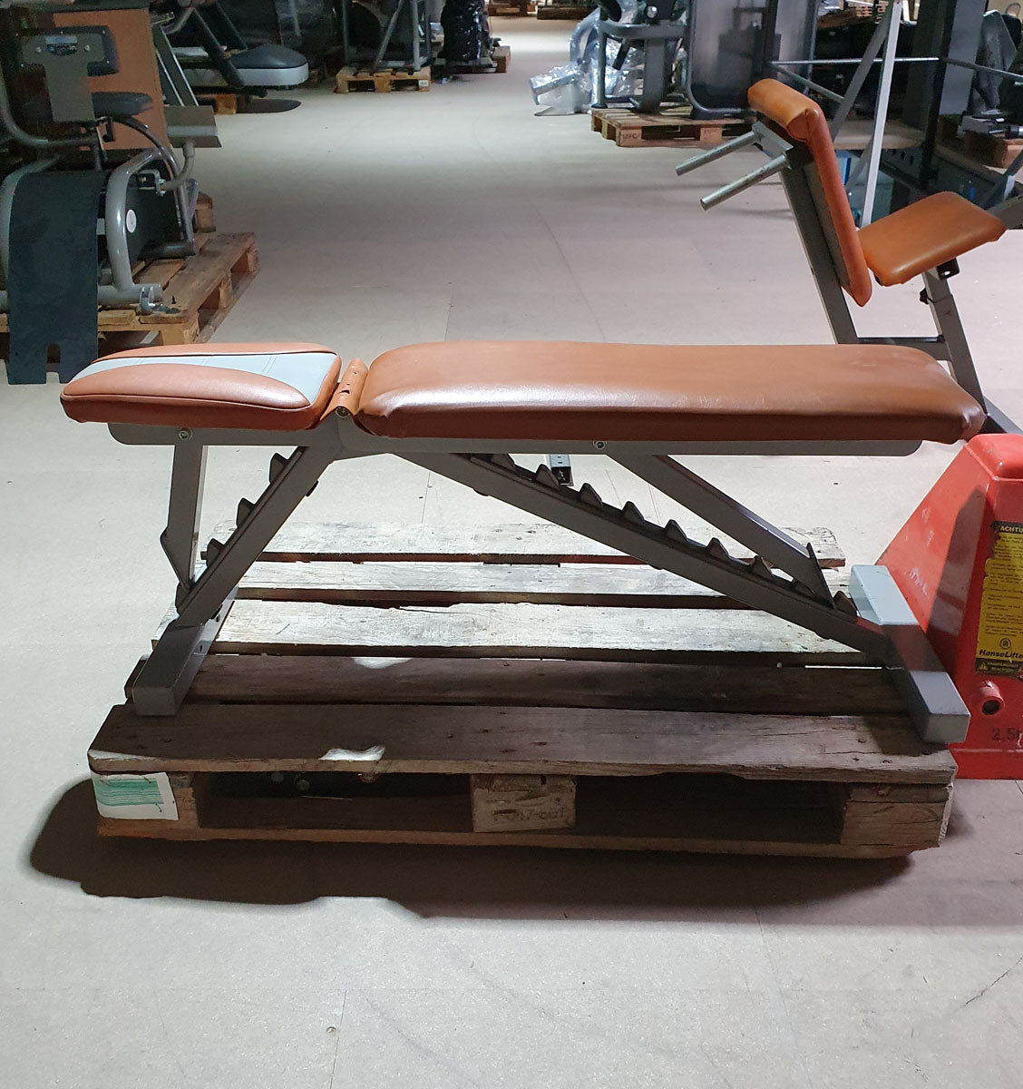 SportsArt universal bench adjustable, weight bench without storage, multi-adjustable bench, frame color silver, upholstery color orange, used - refurbished condition