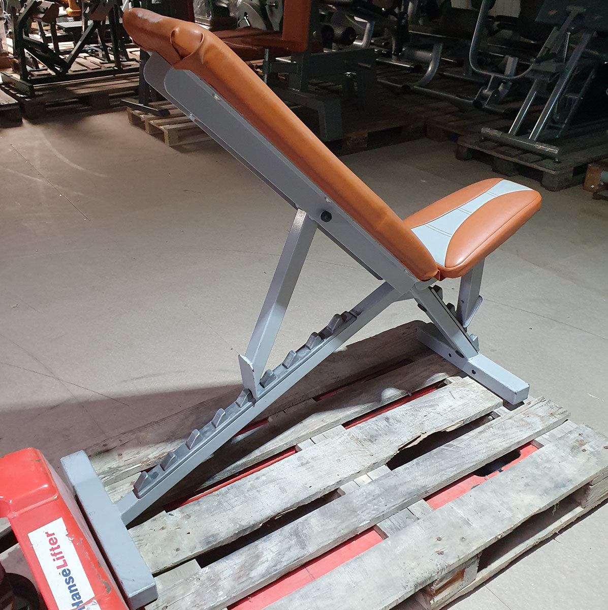 SportsArt universal bench adjustable, weight bench without storage, multi-adjustable bench, frame color silver, upholstery color orange, used - refurbished condition
