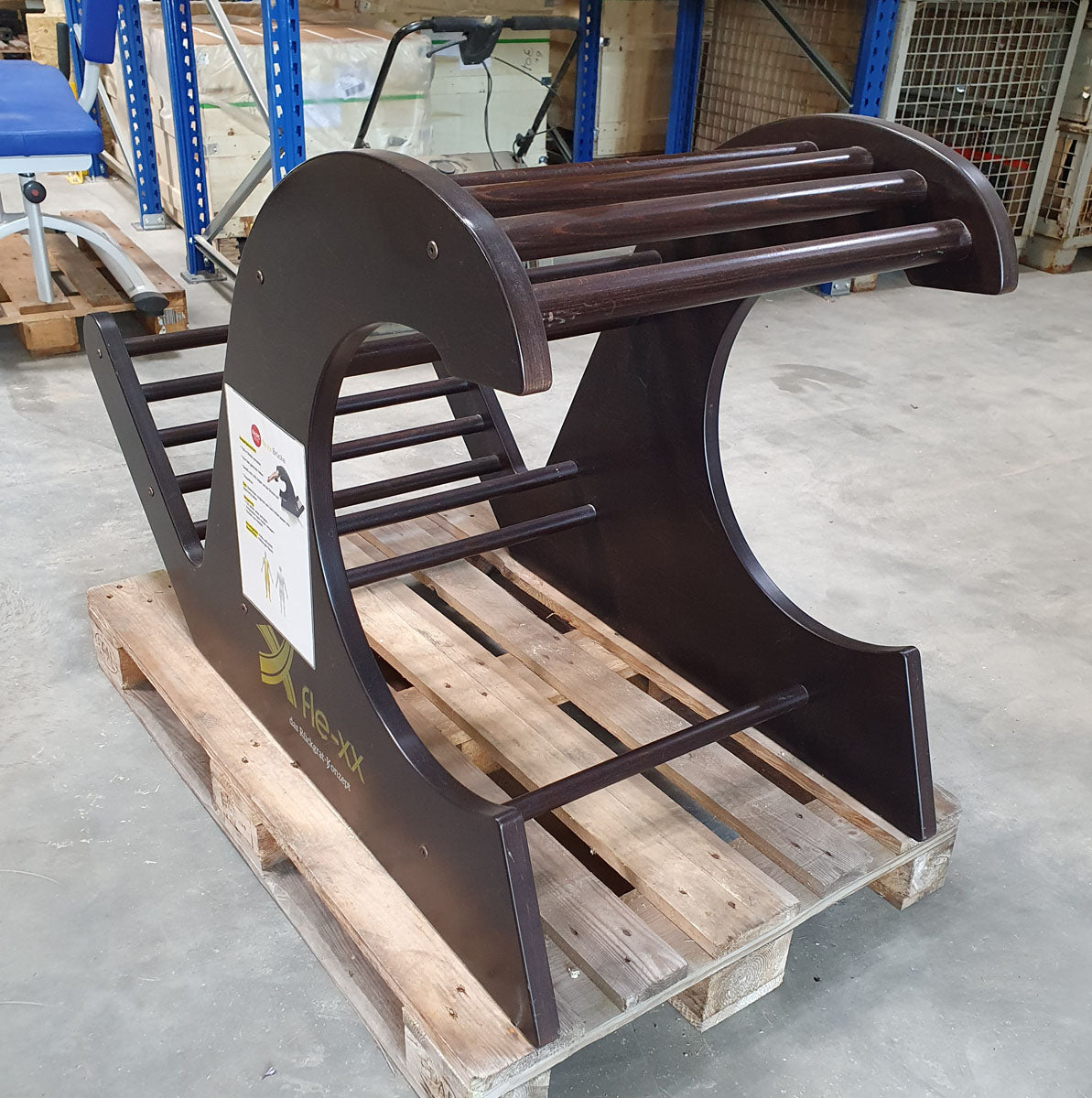 Fle-xx Brücke. Dehngerät, Hüftbeuger und Bauch, Basic Serie aus dunklem Holz, gebraucht