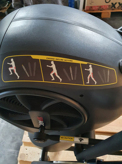 Cybex Sparc Arc Trainer HIIT, Crosstrainer, gebraucht - überholter Zustand