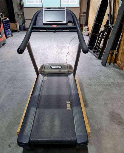 TechnoGym Laufband Excite Line Jog Now 700, Unity Display mit Internet, Youtube, gebraucht - überholter Zustand