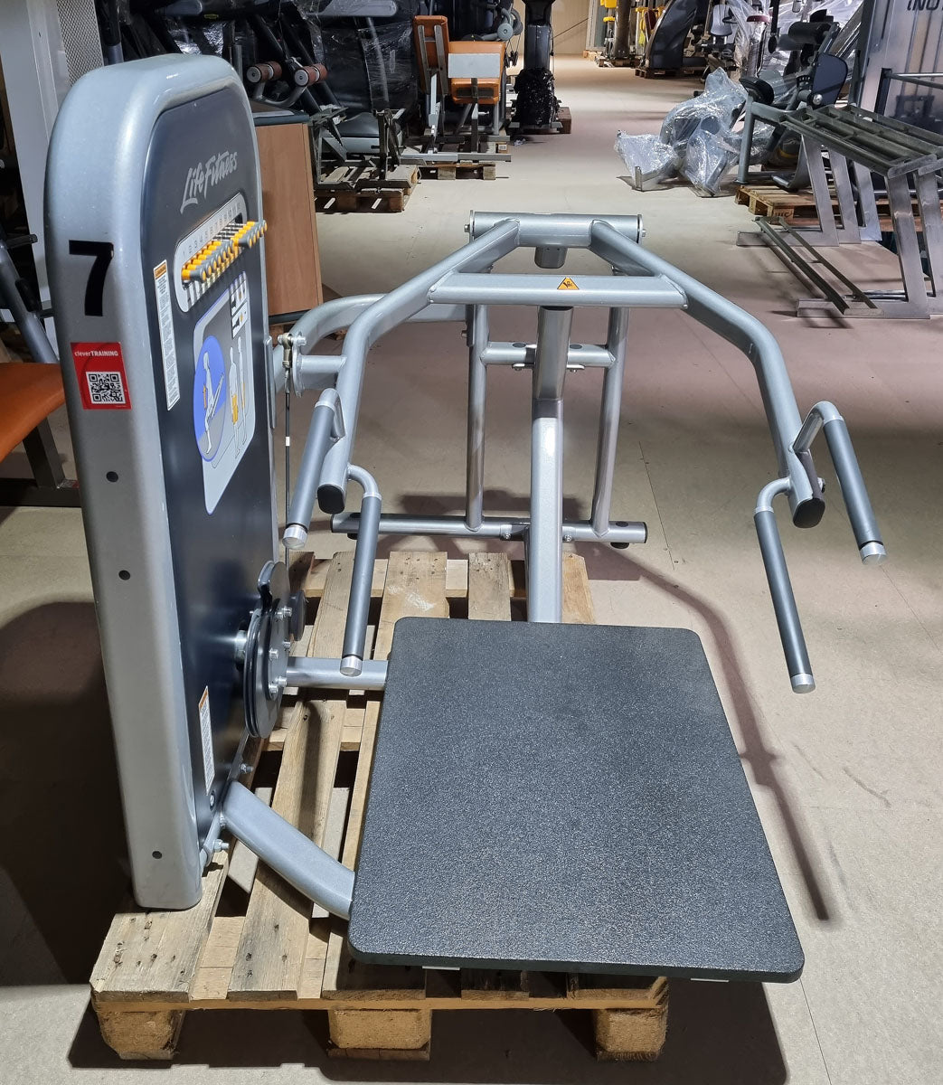 Life Fitness Squat Machine, Circuit Series, Frame Color Silver, Used - Refurbished Condition