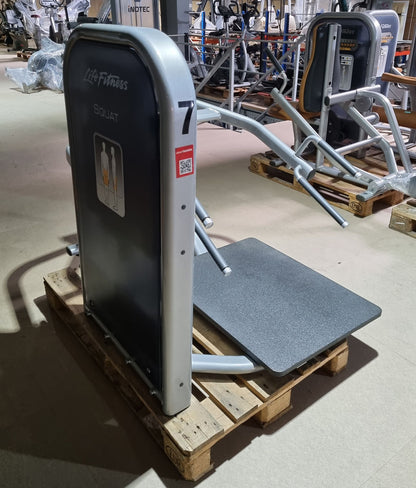 Life Fitness Squat Machine, Circuit Series, Frame Color Silver, Used - Refurbished Condition