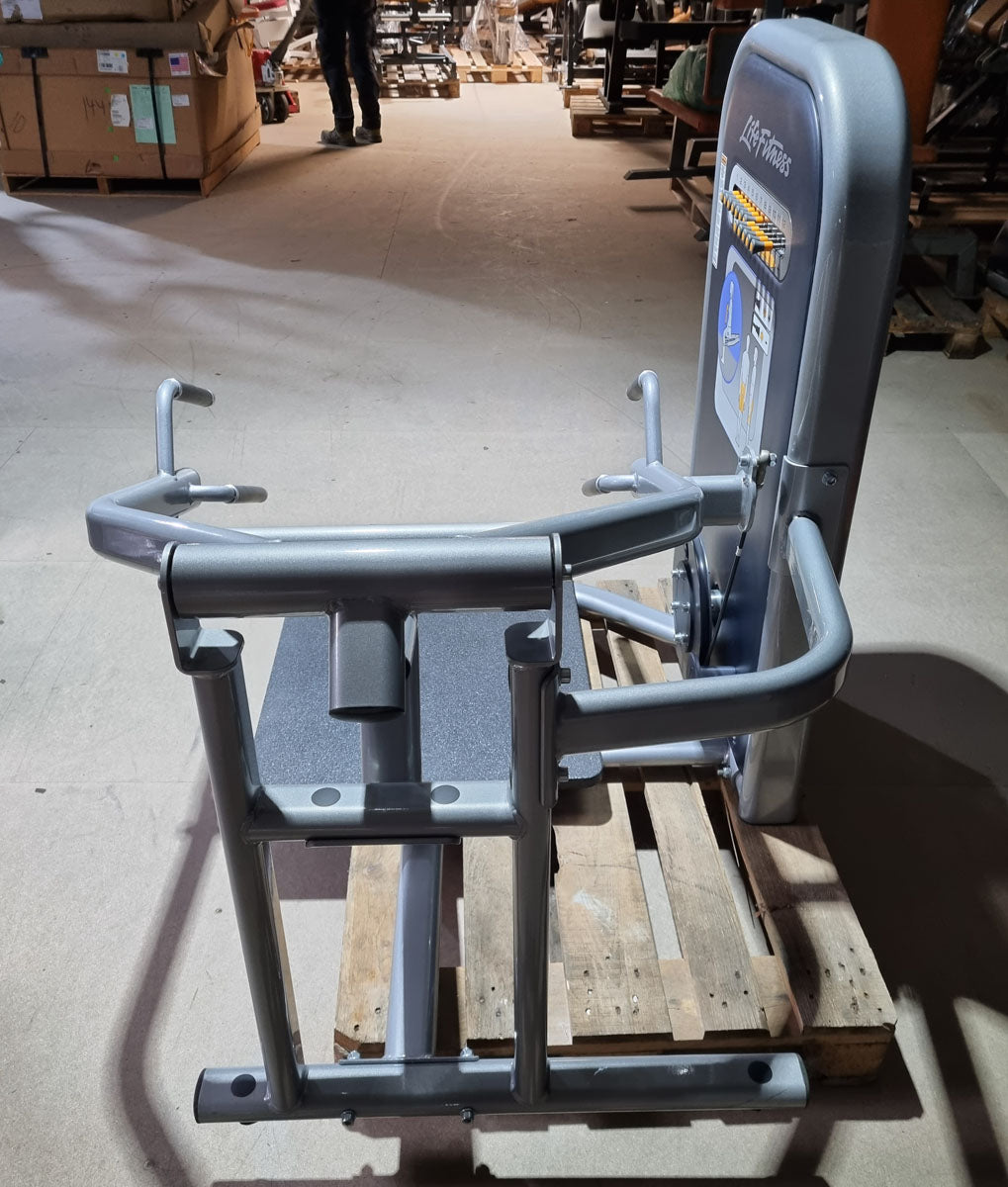Life Fitness Squat Machine, Circuit Series, Frame Color Silver, Used - Refurbished Condition