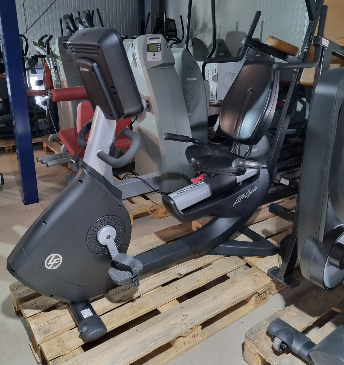 Life Fitness LiegeErgometer Lifecycle, Elevation Series, Recumbent, SE Konsole Touch, gebraucht - überholter Zustand