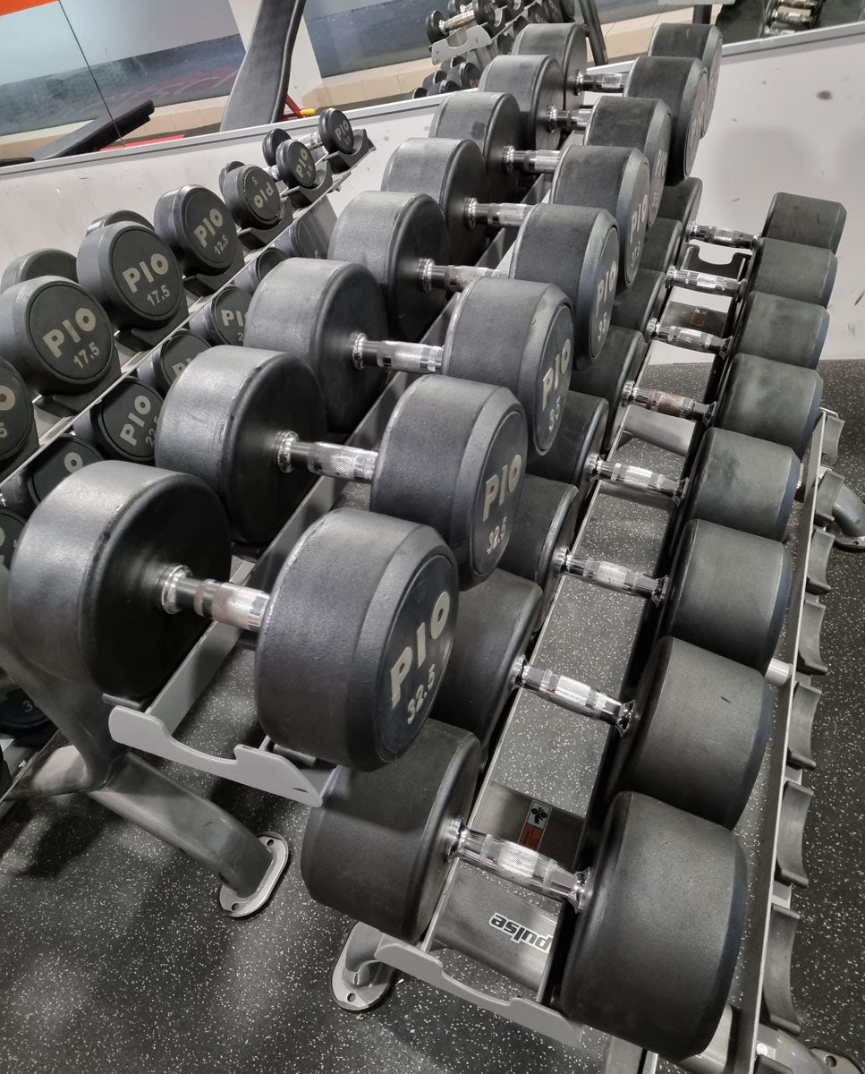 Rubber dumbbell set 2.5kg to 50kg in 2.5kg increments, used, good condition
