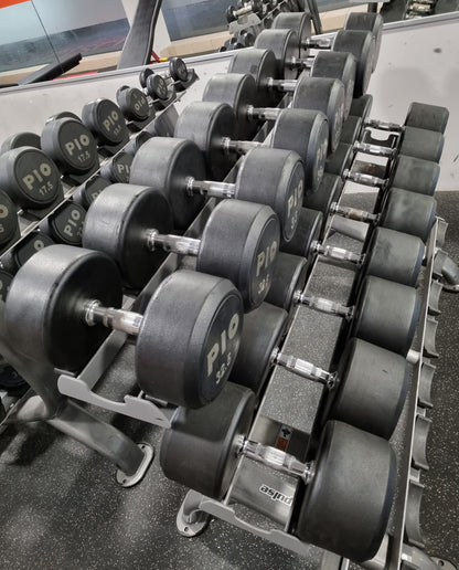 Rubber dumbbell set 2.5kg to 50kg in 2.5kg increments, used, good condition