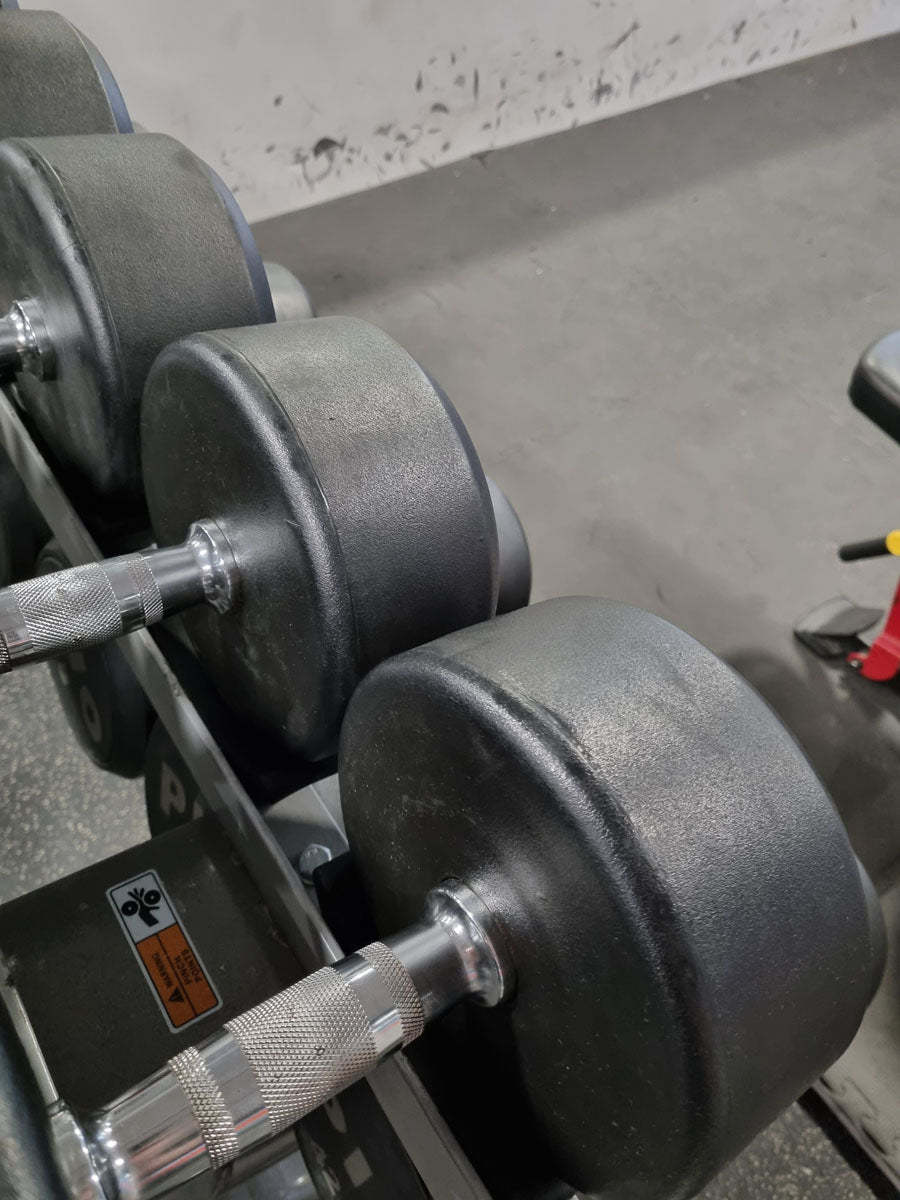 Rubber dumbbell set 2.5kg to 50kg in 2.5kg increments, used, good condition