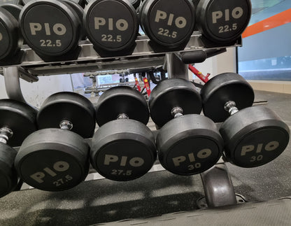 Rubber dumbbell set 2.5kg to 50kg in 2.5kg increments, used, good condition