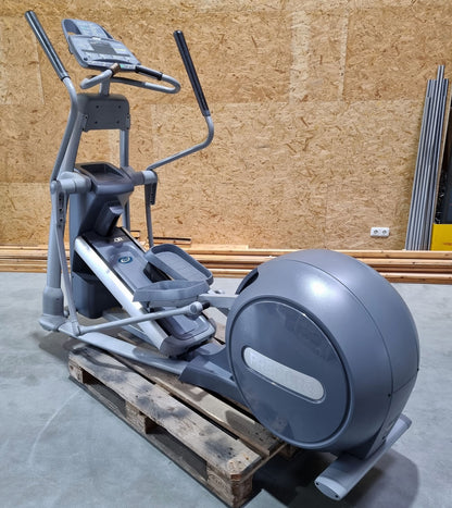 Precor Crosstrainer, EFX 576i with CrossRamp - adjustable incline, elliptical trainer - used - refurbished condition