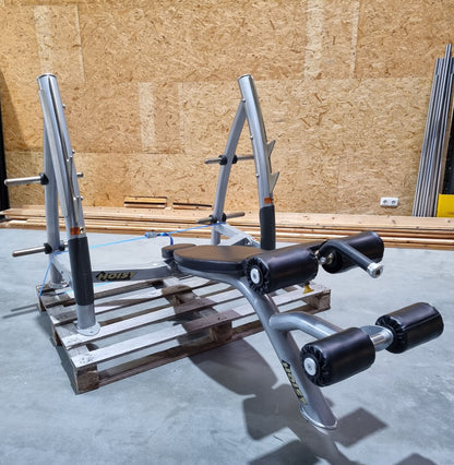 Hoist Negativ Drückerbank, Decline Benchpress, Beinstütze verstellbar, Rahmenfarbe Silber, Polster Schwarz, gebraucht - überholter Zustand