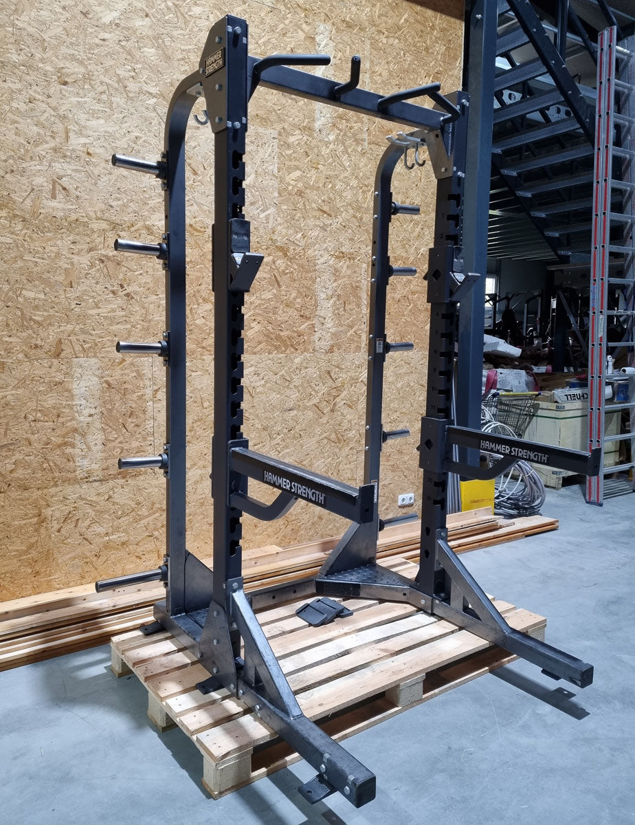 Hammer Strength HD Elite Half Rack mit Holzboden und Pull Up Bar, Rahmenfarbe Schwarz, gebraucht - überholter Zustand