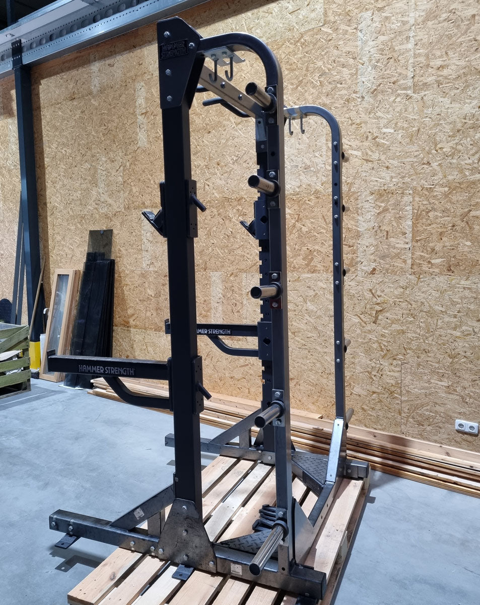 Hammer Strength HD Elite Half Rack mit Holzboden und Pull Up Bar, Rahmenfarbe Schwarz, gebraucht - überholter Zustand