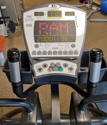 SportsArt Crosstrainer E82 Ellipsentrainer mit verstellbarer Schrittlänge, gebraucht - überholter Zustand