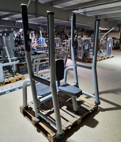 Matrix shoulder press bench, Magnum Olympic Shoulder Bench MG-A45, upholstery color black, frame color silver, used - refurbished condition