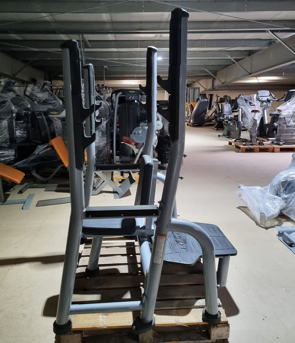 Matrix shoulder press bench, Magnum Olympic Shoulder Bench MG-A45, upholstery color black, frame color silver, used - refurbished condition