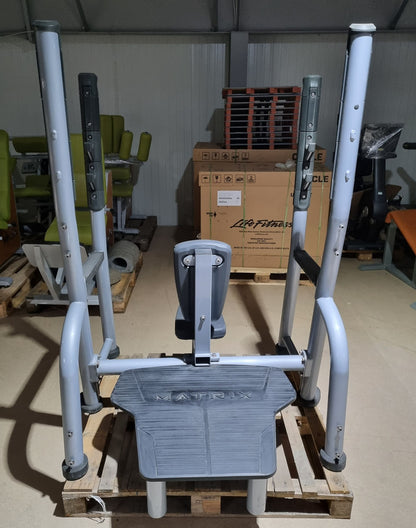Matrix shoulder press bench, Magnum Olympic Shoulder Bench MG-A45, upholstery color black, frame color silver, used - refurbished condition
