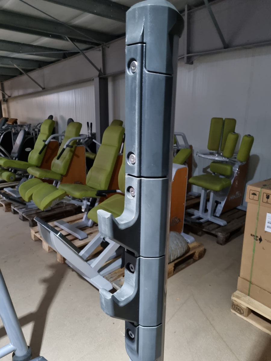 Matrix shoulder press bench, Magnum Olympic Shoulder Bench MG-A45, upholstery color black, frame color silver, used - refurbished condition