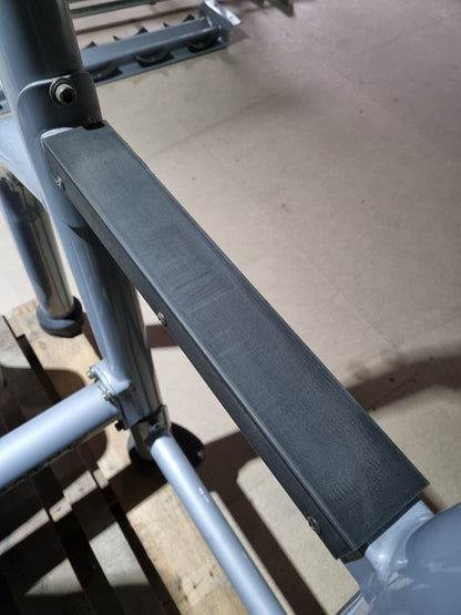 Matrix shoulder press bench, Magnum Olympic Shoulder Bench MG-A45, upholstery color black, frame color silver, used - refurbished condition