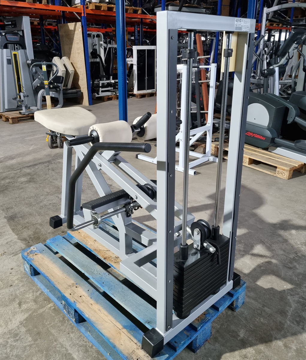 Technogym Seated Calf Sitting Wadenmaschine sitzend, Sitting Calf, Silverline, Oldschool, Rahmenfarbe Silber, gebraucht mit Gebrauchsspuren