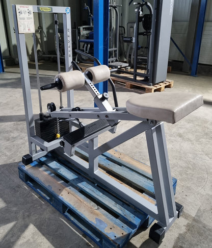 Technogym Seated Calf Sitting Wadenmaschine sitzend, Sitting Calf, Silverline, Oldschool, Rahmenfarbe Silber, gebraucht mit Gebrauchsspuren
