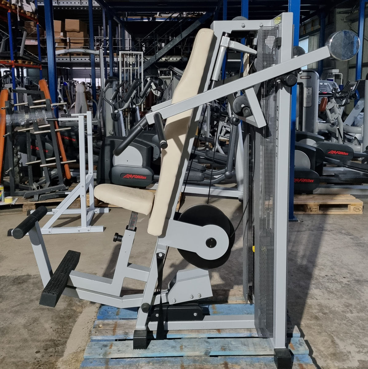 Technogym Latzug, Pulldown, Vertical Traction, Silverline, Rahmenfarbe Silber, Polsterfarbe Beige, gebraucht
