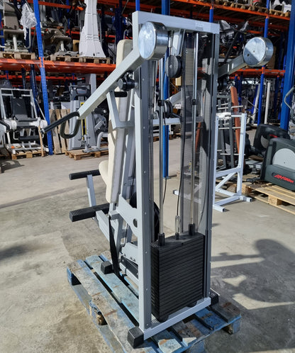 Technogym Latzug, Pulldown, Vertical Traction, Silverline, Rahmenfarbe Silber, Polsterfarbe Beige, gebraucht