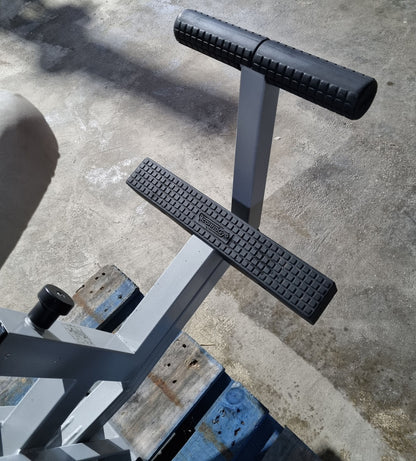 Technogym Latzug, Pulldown, Vertical Traction, Silverline, Rahmenfarbe Silber, Polsterfarbe Beige, gebraucht