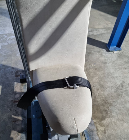 Technogym Latzug, Pulldown, Vertical Traction, Silverline, Rahmenfarbe Silber, Polsterfarbe Beige, gebraucht